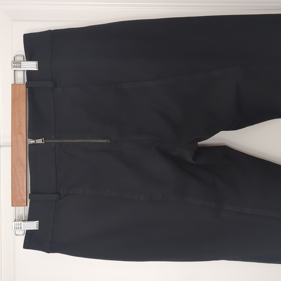 Ann Taylor Back Zip Seamed Slim Straight Stretch Pant size 8 Black - Picture 2 of 10
